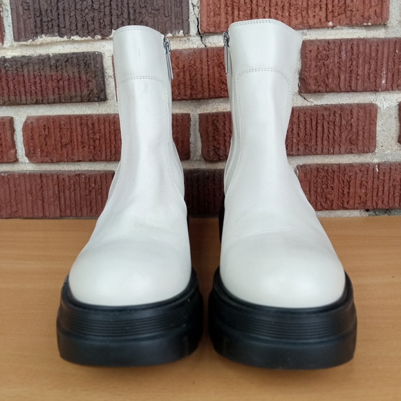 NWT Aquatalia 'Scilla' Weatherproof Genuine Leather Short Studded Chelsea Boots - Picture 7 of 13